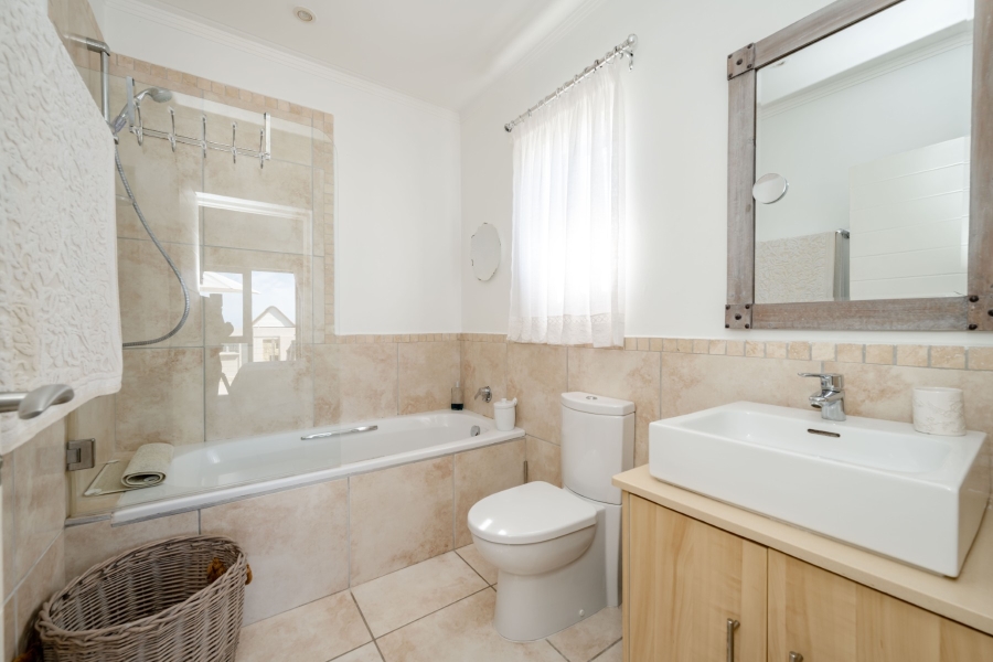 2 Bedroom Property for Sale in Thulana Hill Western Cape